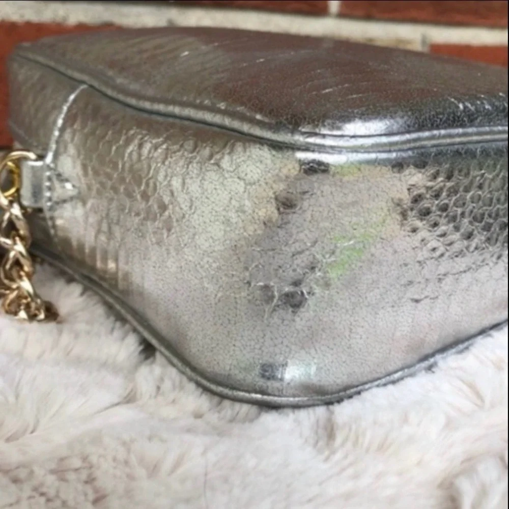 NWOT Victoria’s Secret Silver Snake Print Chain Purse Pocketbook Crossbody Bag 👜